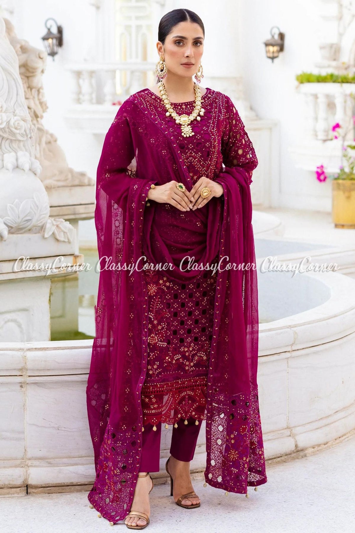 traditional pakistani wedding clothing