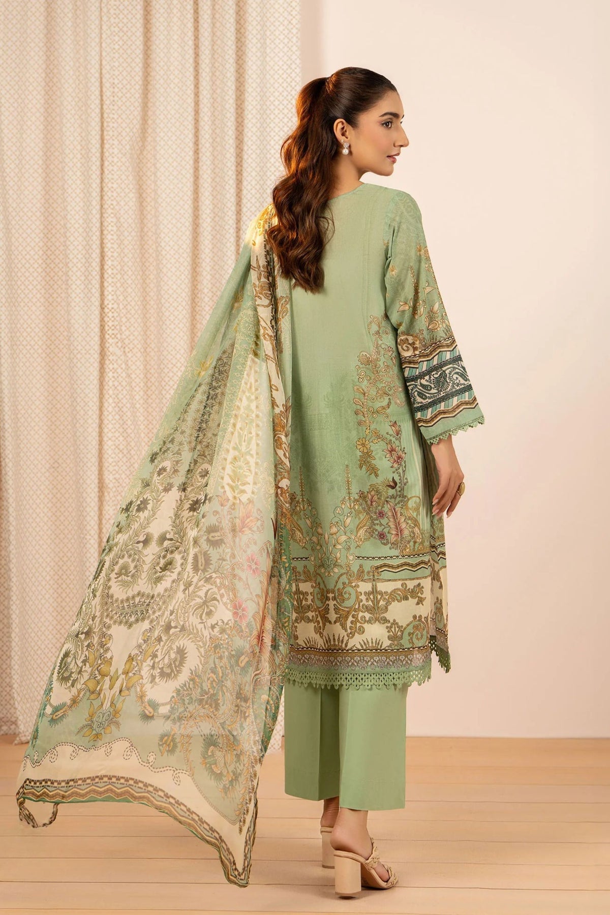 Formal Pakistani Suits For Ladies In Sydney