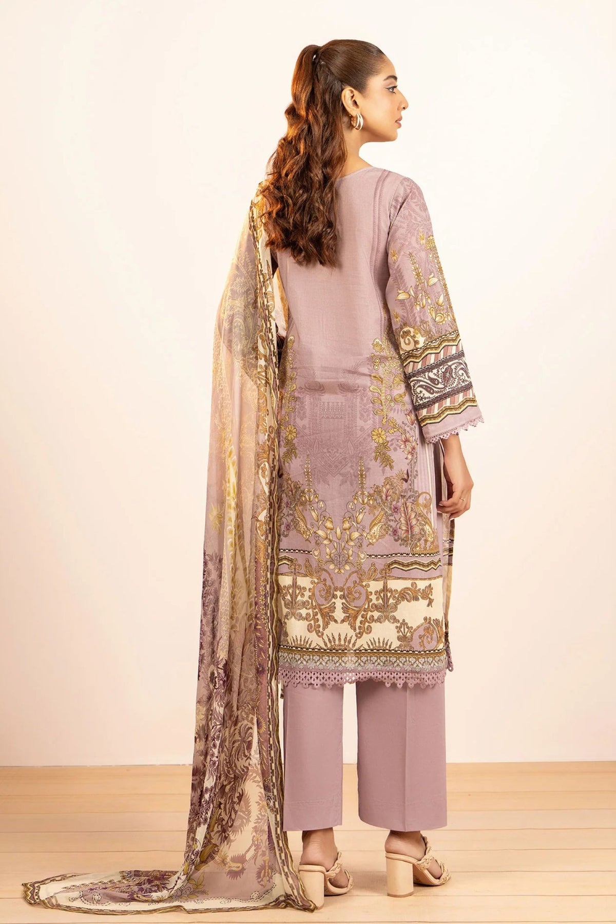 Formal Pakistani Suits For Ladies In Sydney 