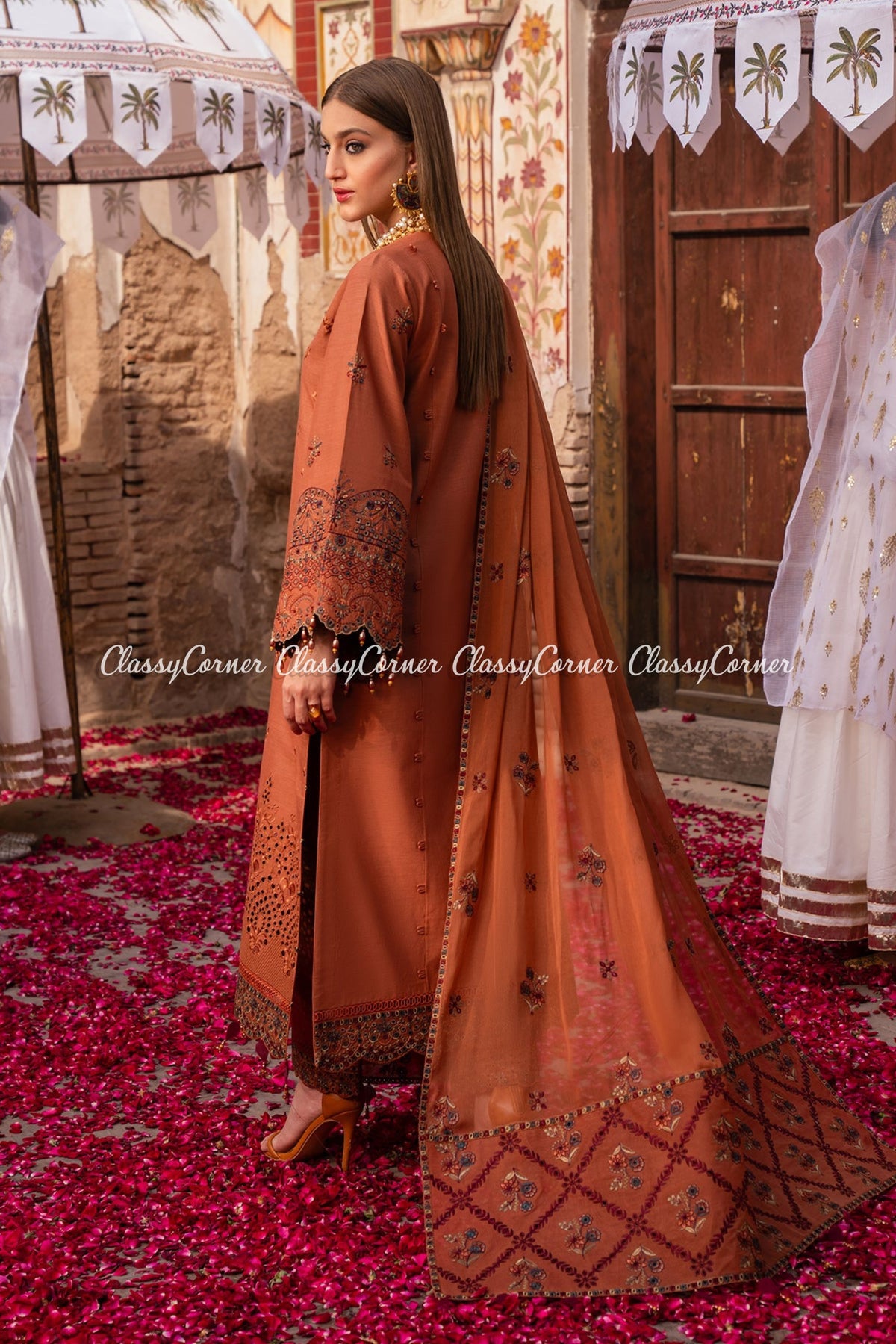 Pakistani Lawn Salwar kameez for weddings