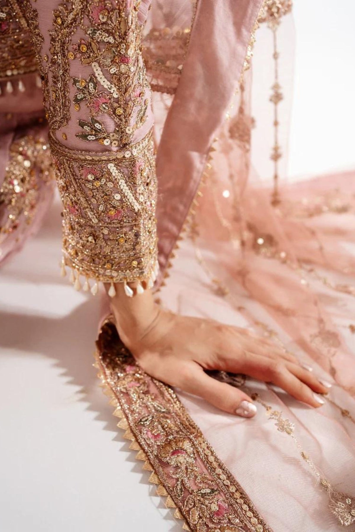 Latest Pakistani Wedding Outfits