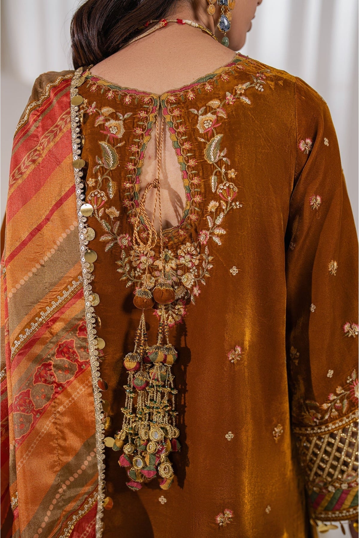 Pakistani Velvet Outfits Online