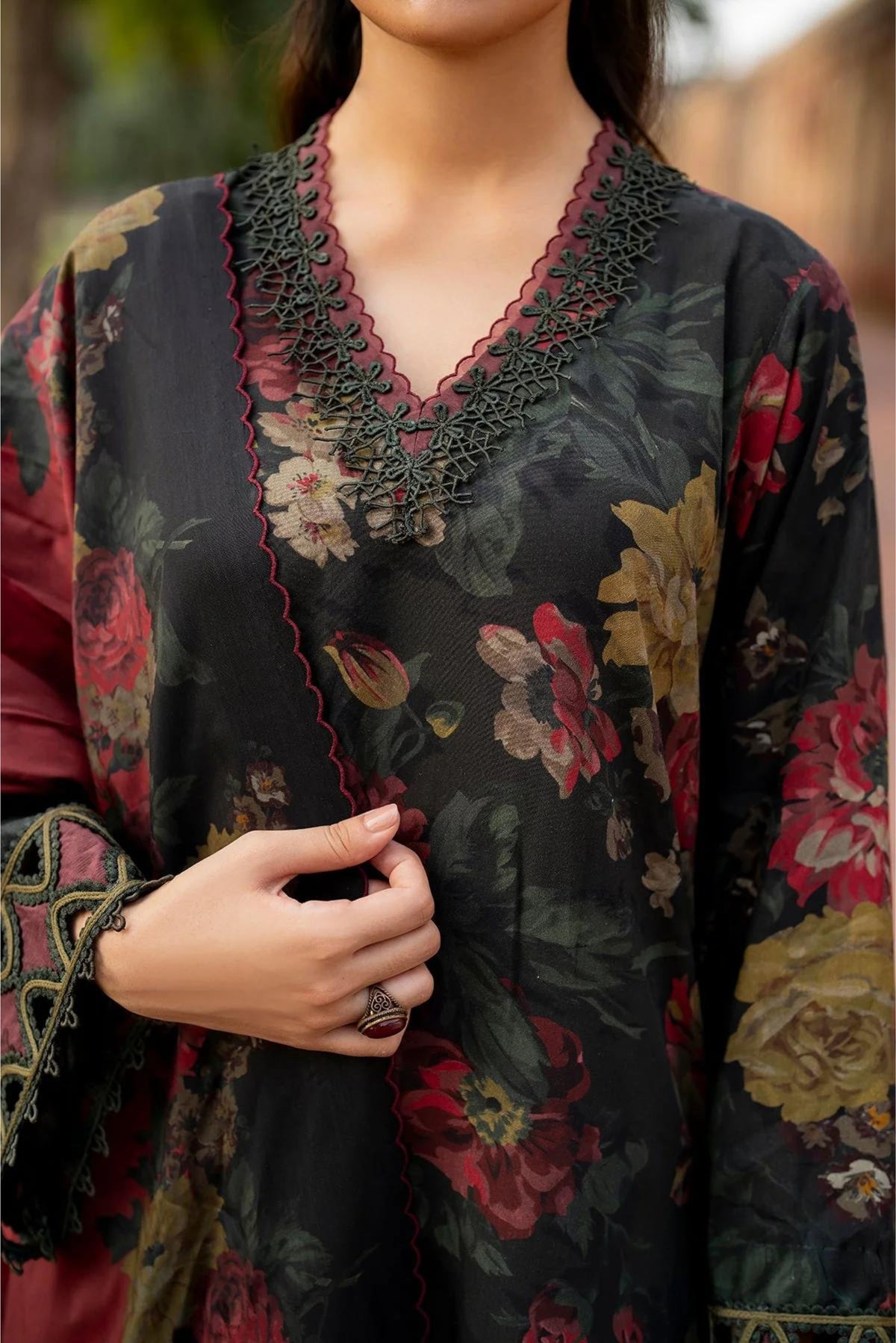 Pakistani Semi Formal Salwar Kameez