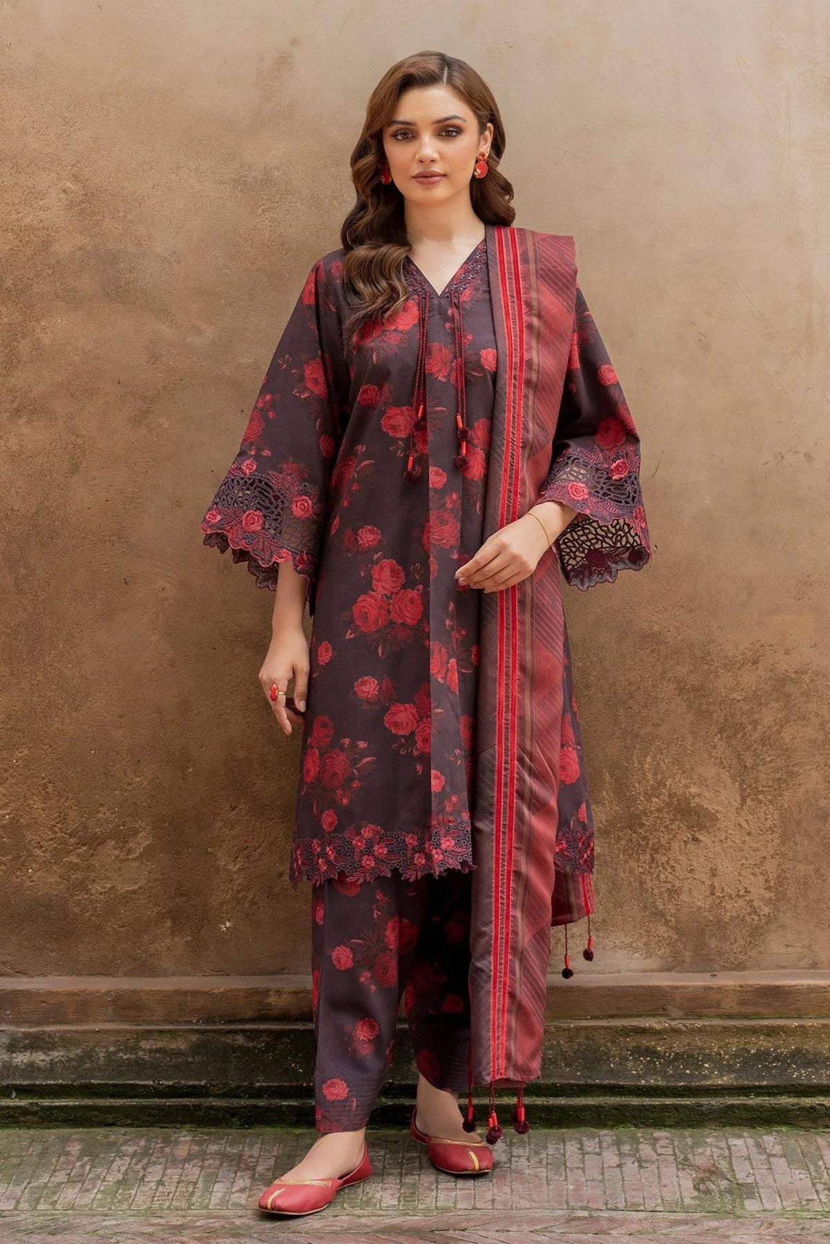 Pakistani Semi Formal Salwar Kameez