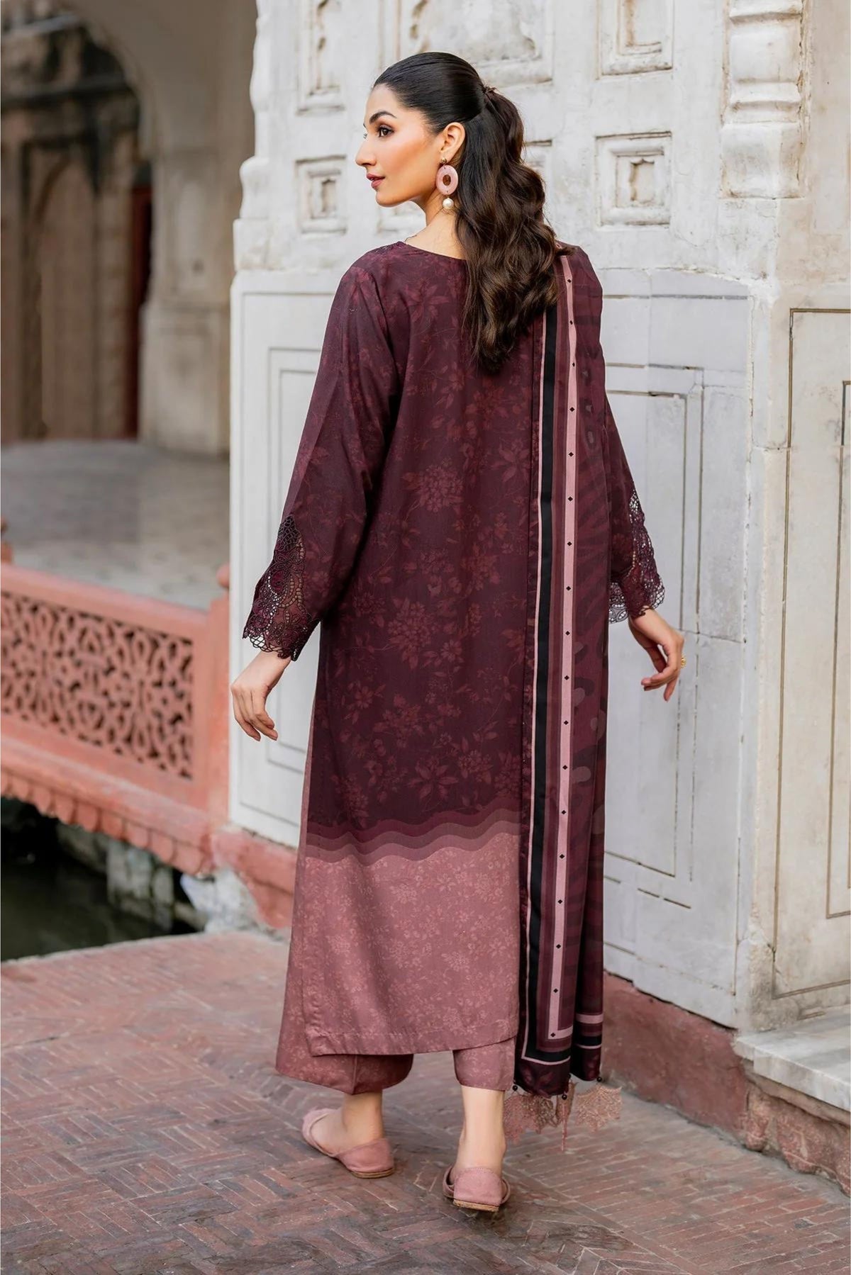 Pakistani Semi Formal Salwar Kameez