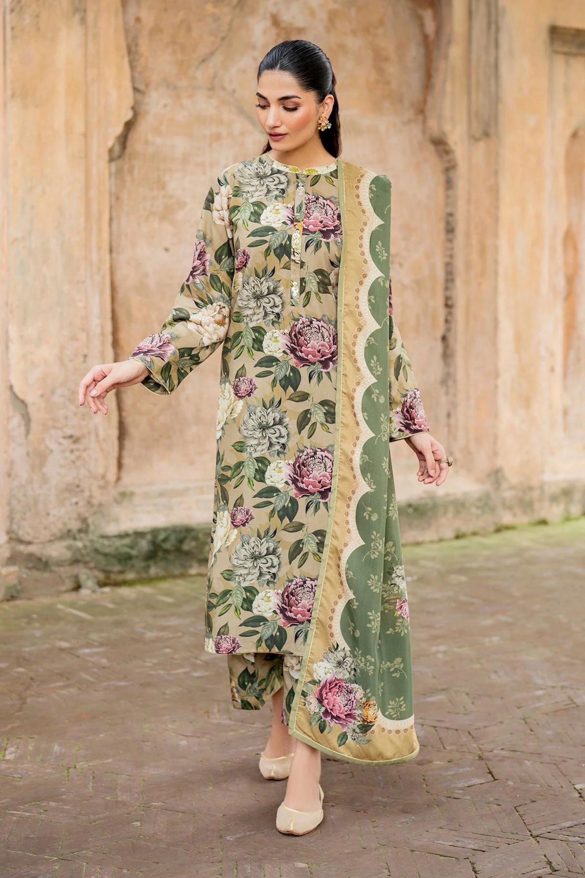 Pakistani Semi Formal Salwar Kameez