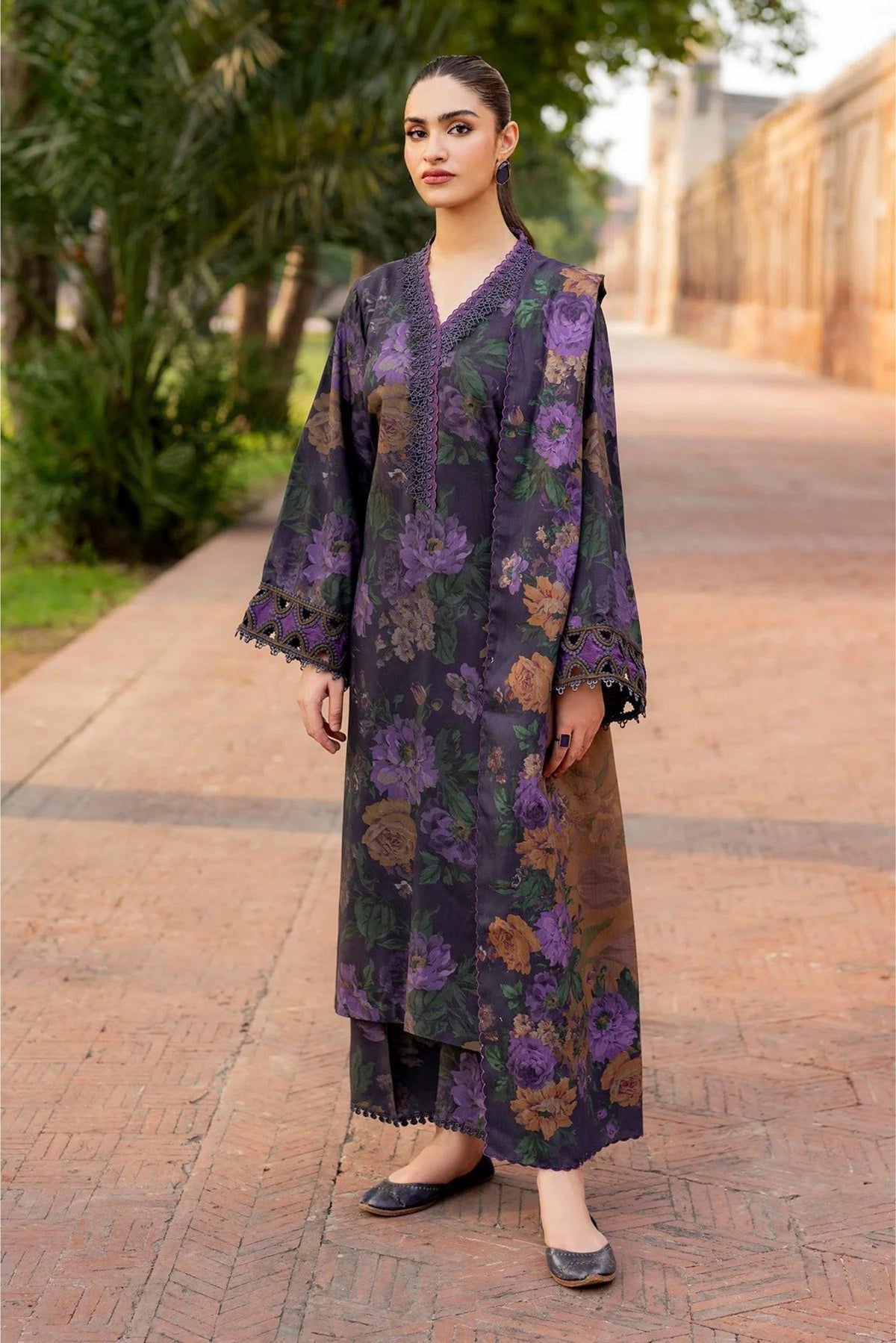 Pakistani Semi Formal Salwar Kameez