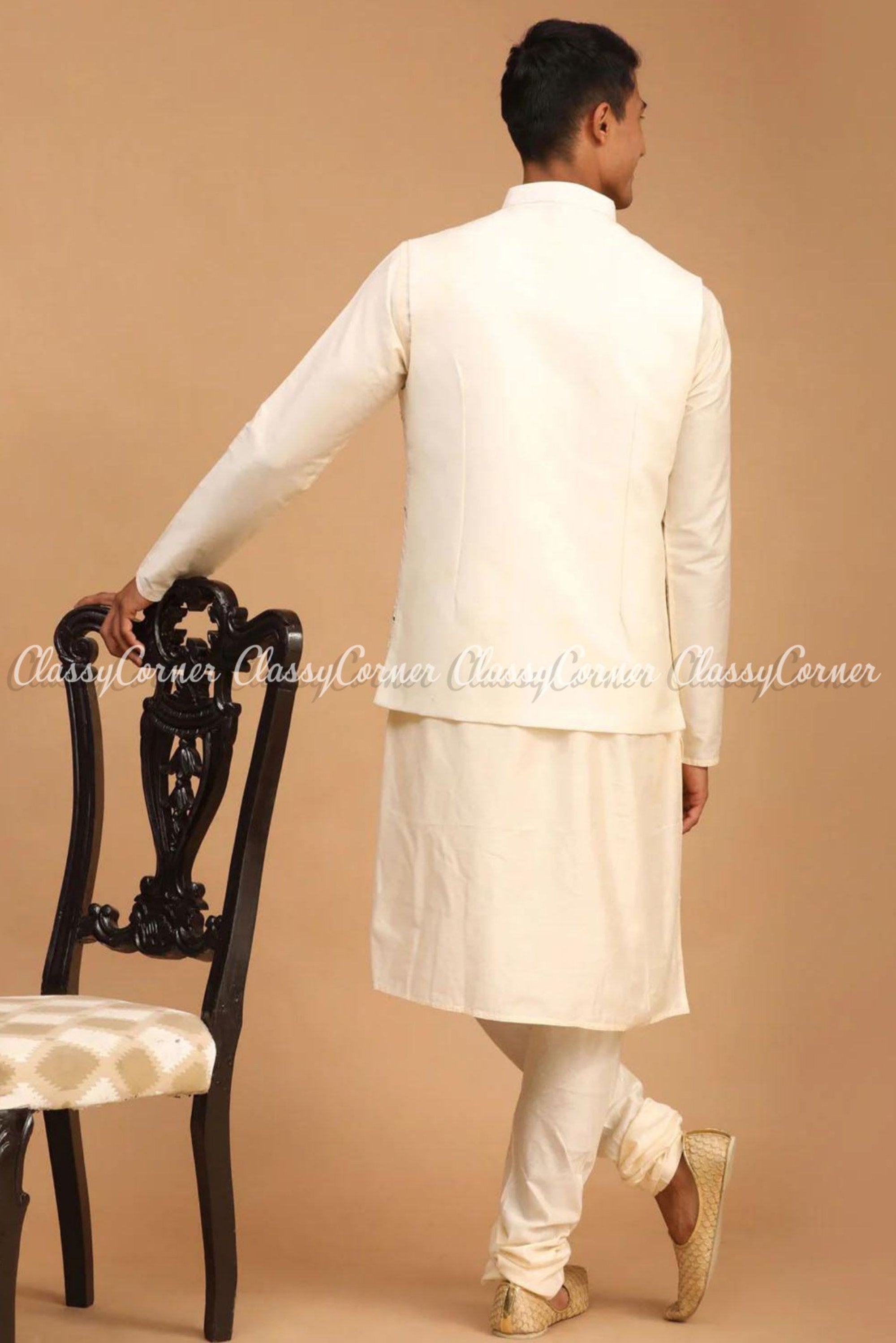 Buy Chanderi Nehru jacket with mirror work in front and back panels and a  zipper opening by CHARKHEE MENS at Ogaan Market Online Shopping Site