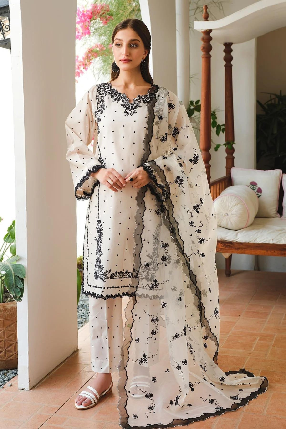 Traditional Pakistani lawn dresses in Australia