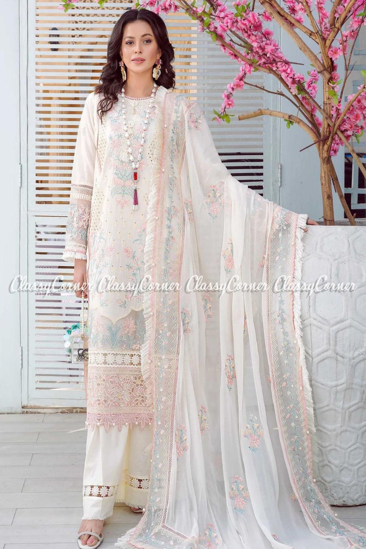 White Lawn Embroidered Formal Wear Salwar Kameez