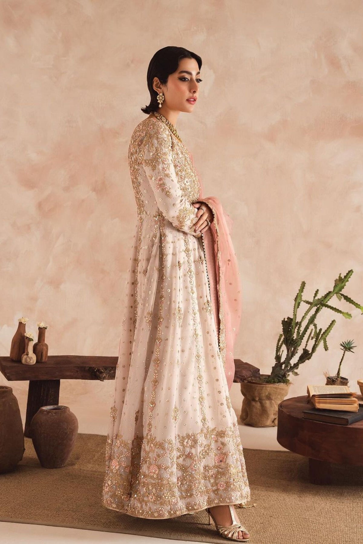 Pakistani Ladies Wedding Outfits