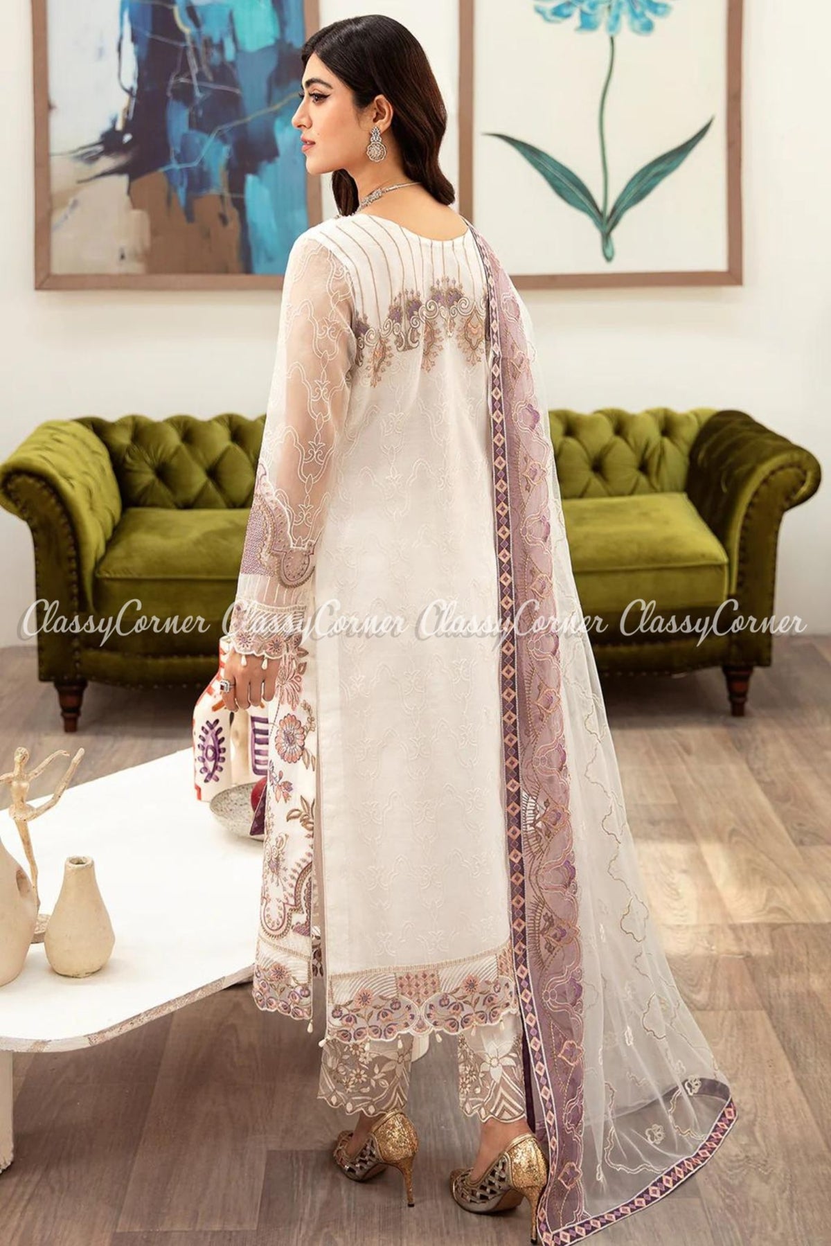 traditional pakistani wedding clothing