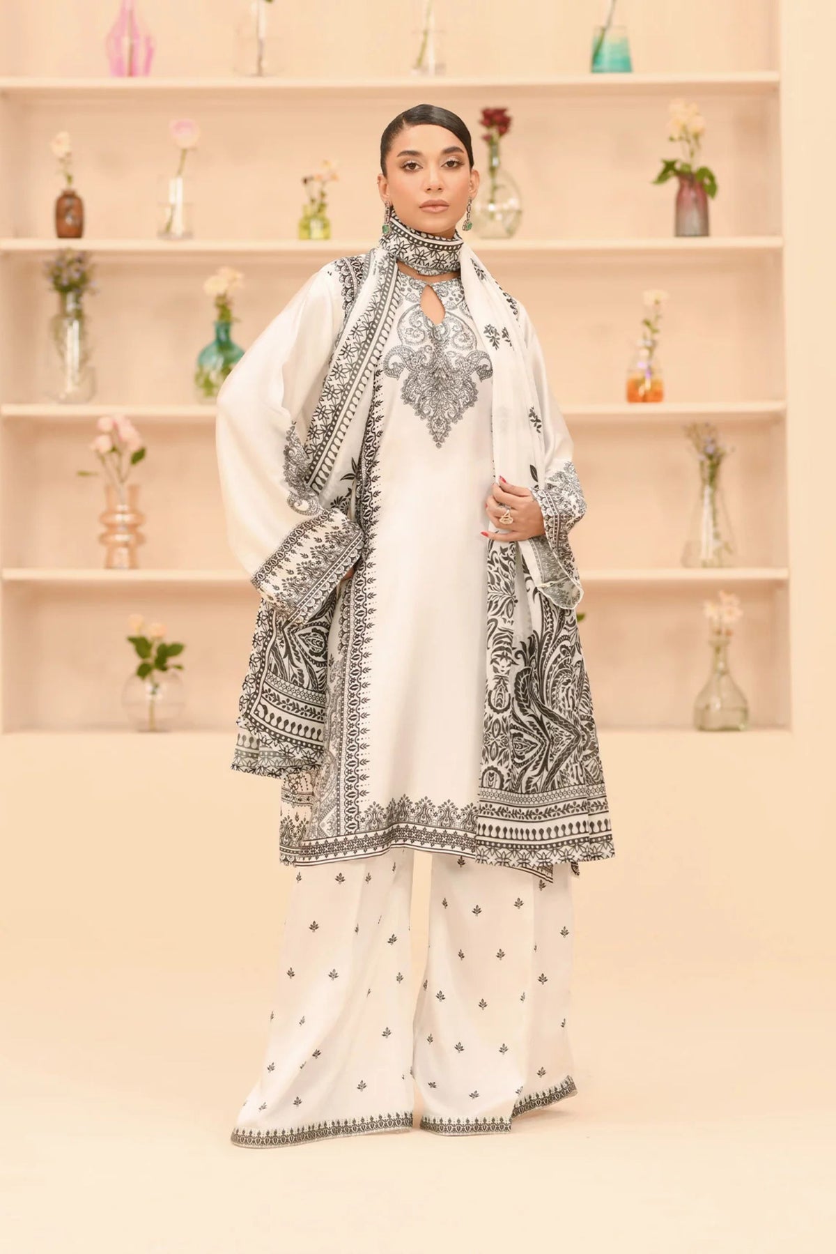 Fancy Pakistani Suits For Get Togethers