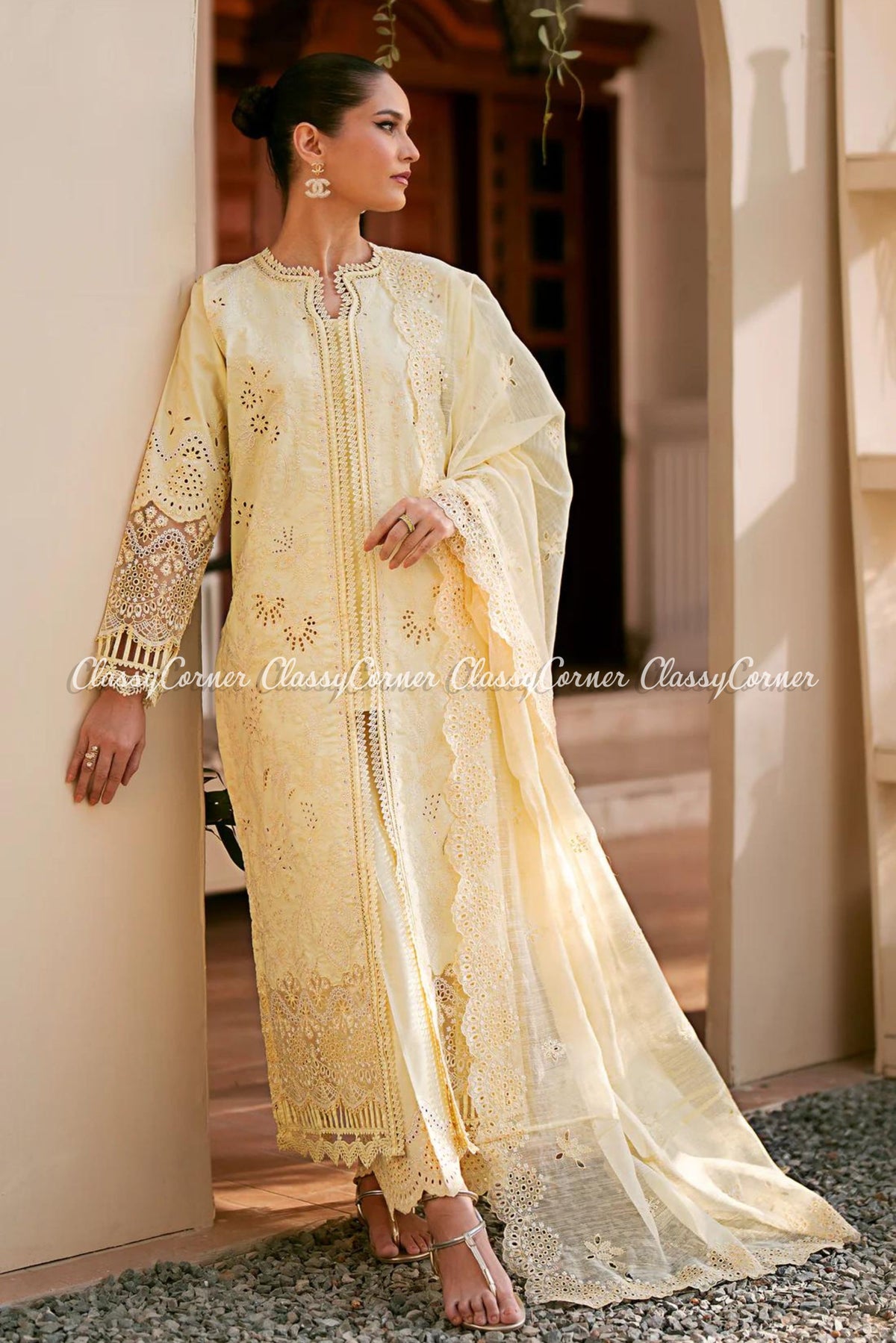 Pakistani Lawn suits for guest wear