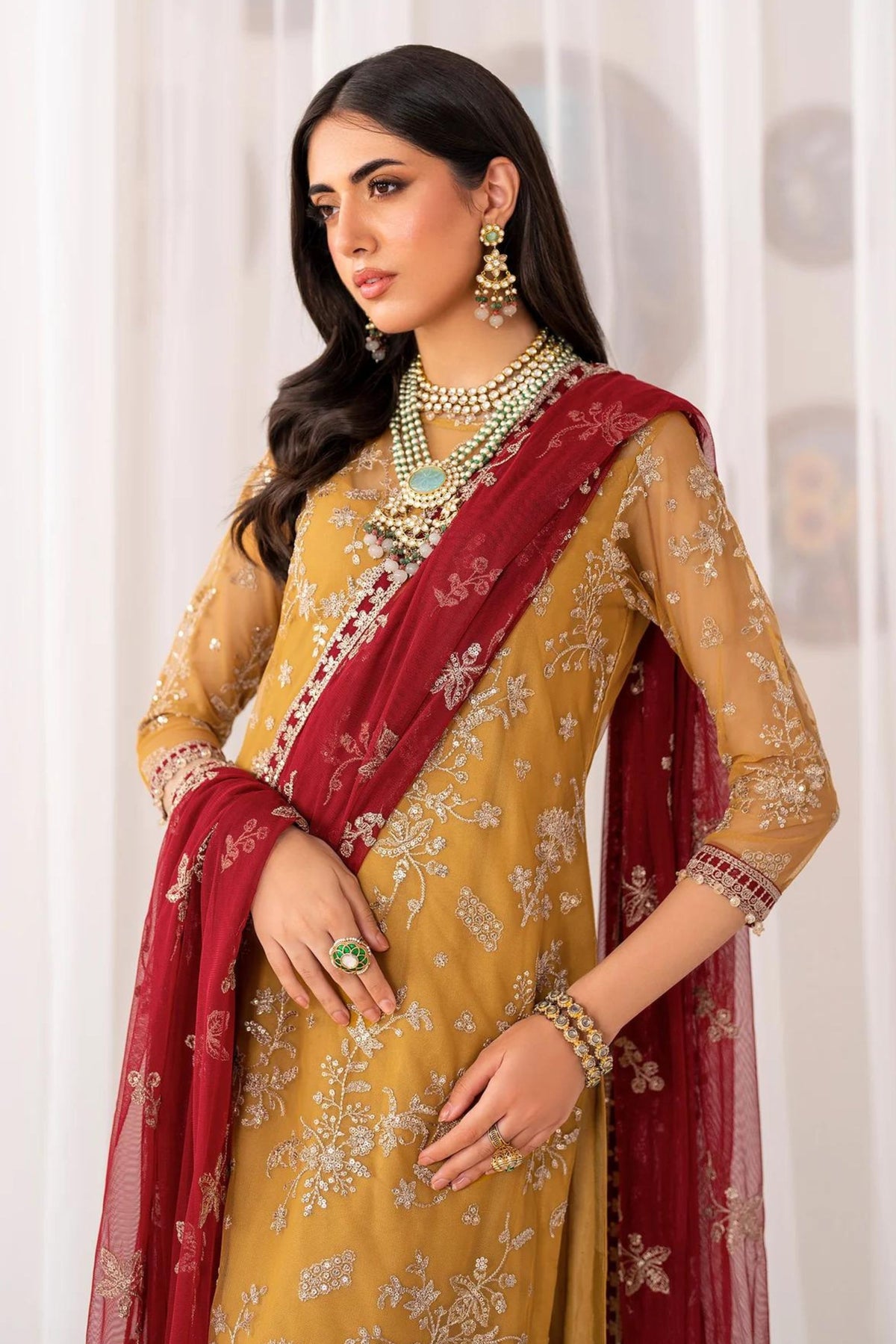 Pakistani Mehndi Wear Outfits