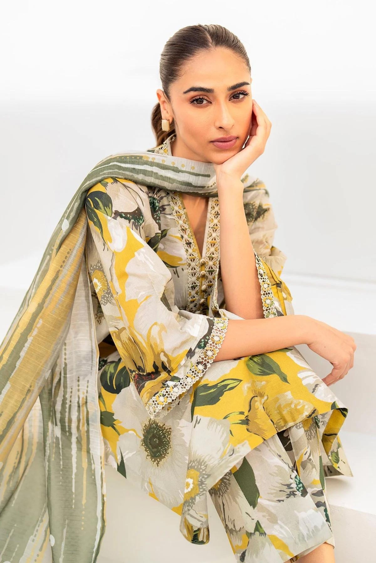 fancy pakistani lawn suits 