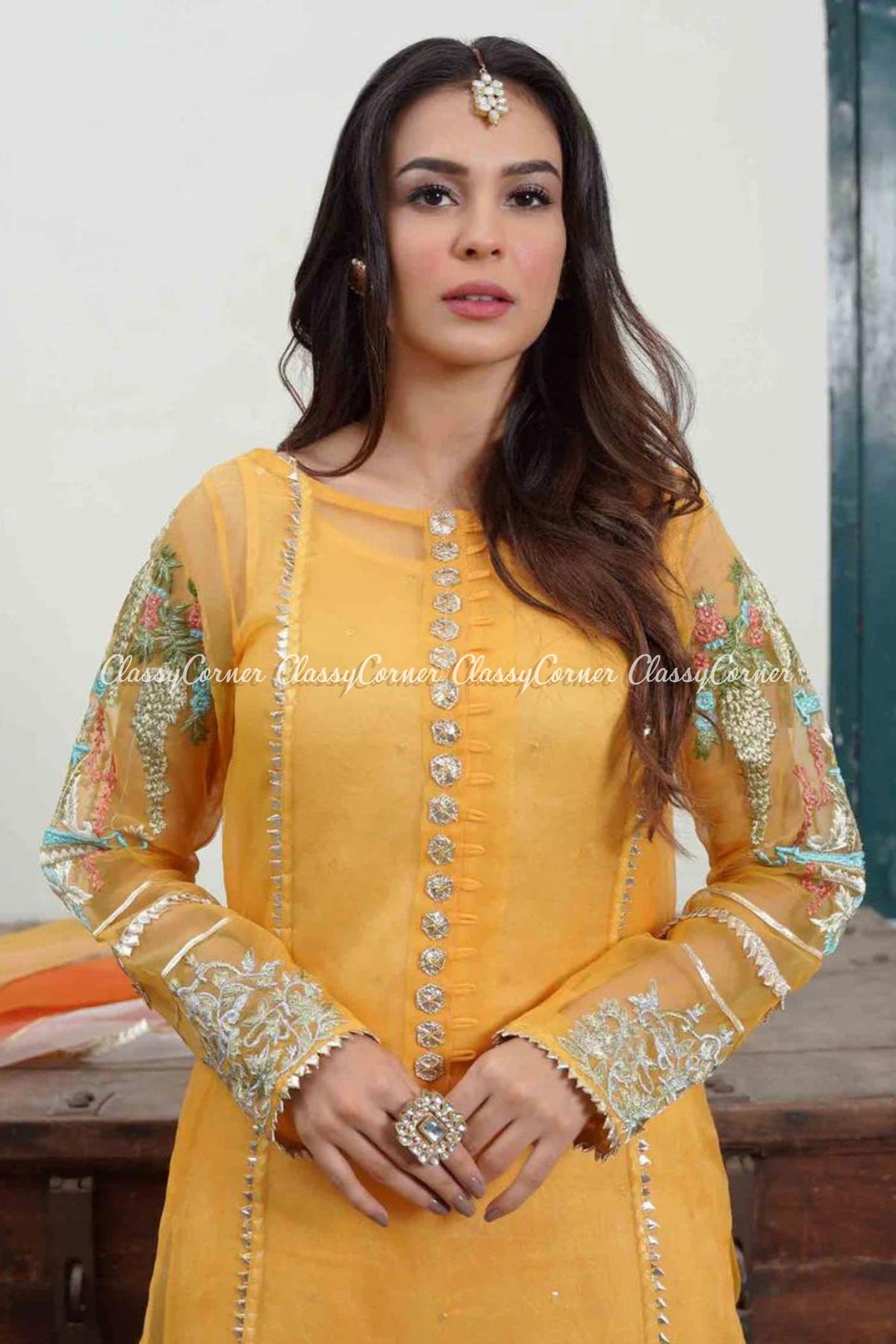 pakistani ladies wedding outfits