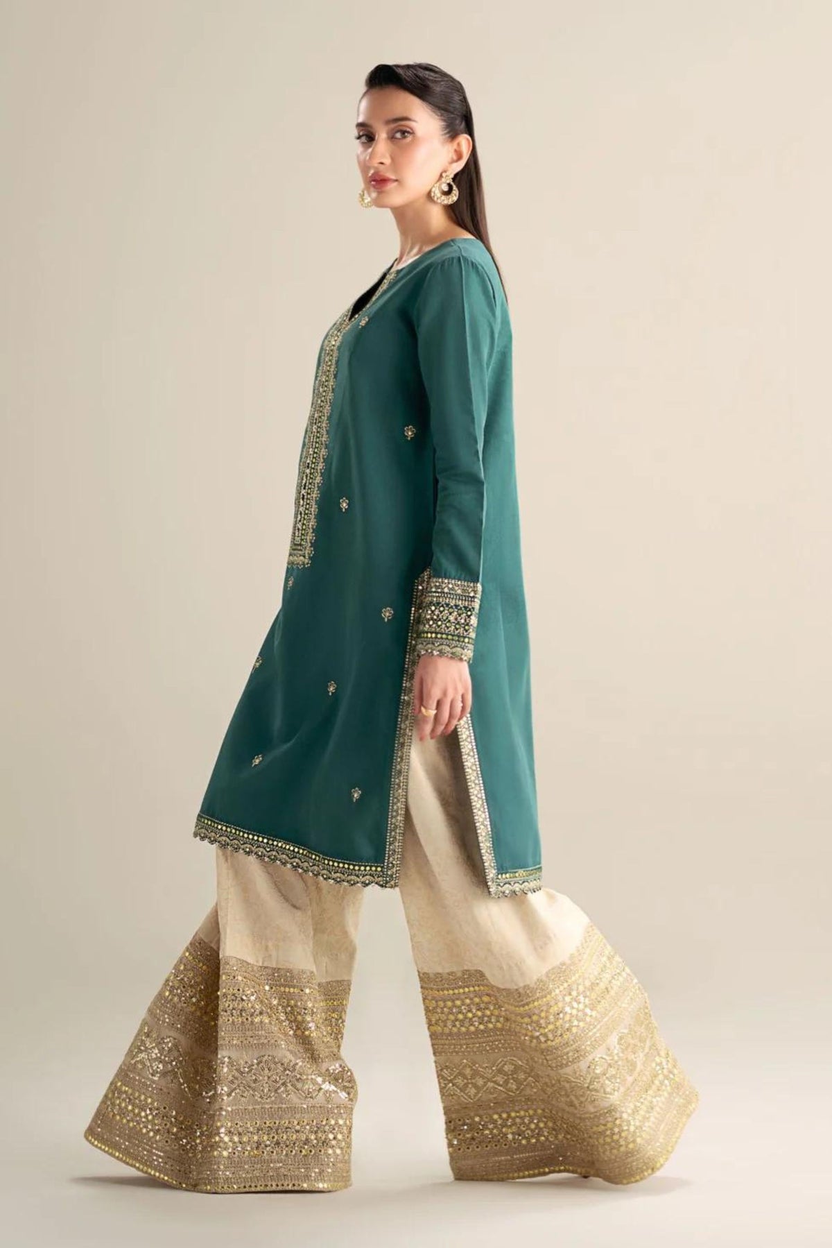 Traditional Pakistani Wedding Clothing