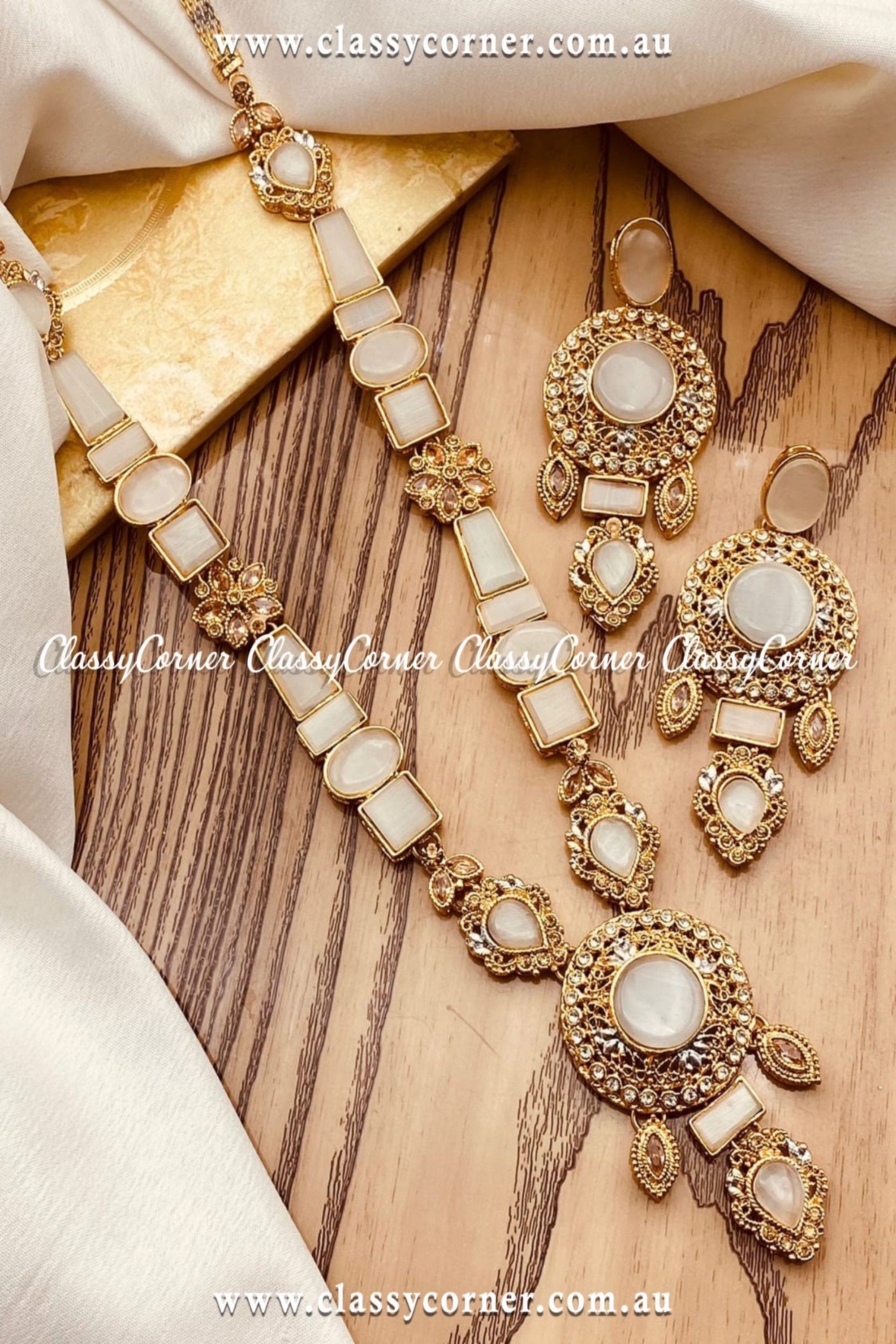 Jewellery set shop white stone